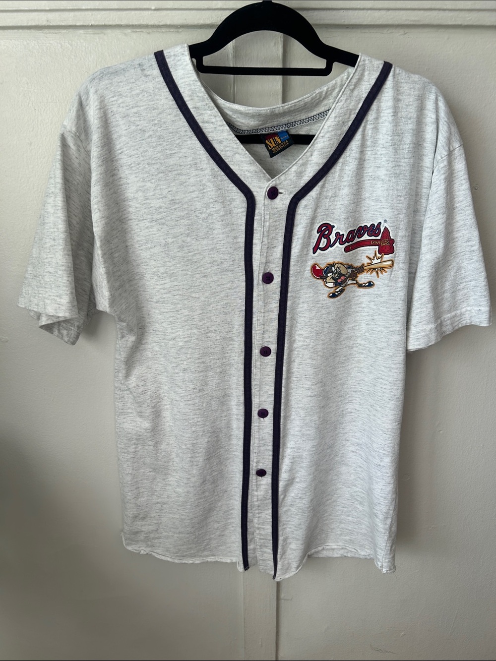 Vintage 1995 Atlanta Braves Tasmanian Devil Button-Up Braves Jersey Medium